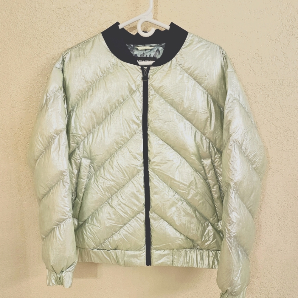 Metallic puffer jacket
